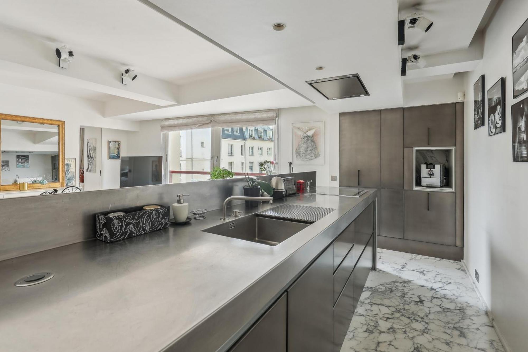 Quai Des Celestins 1bdr By B'your Apartment