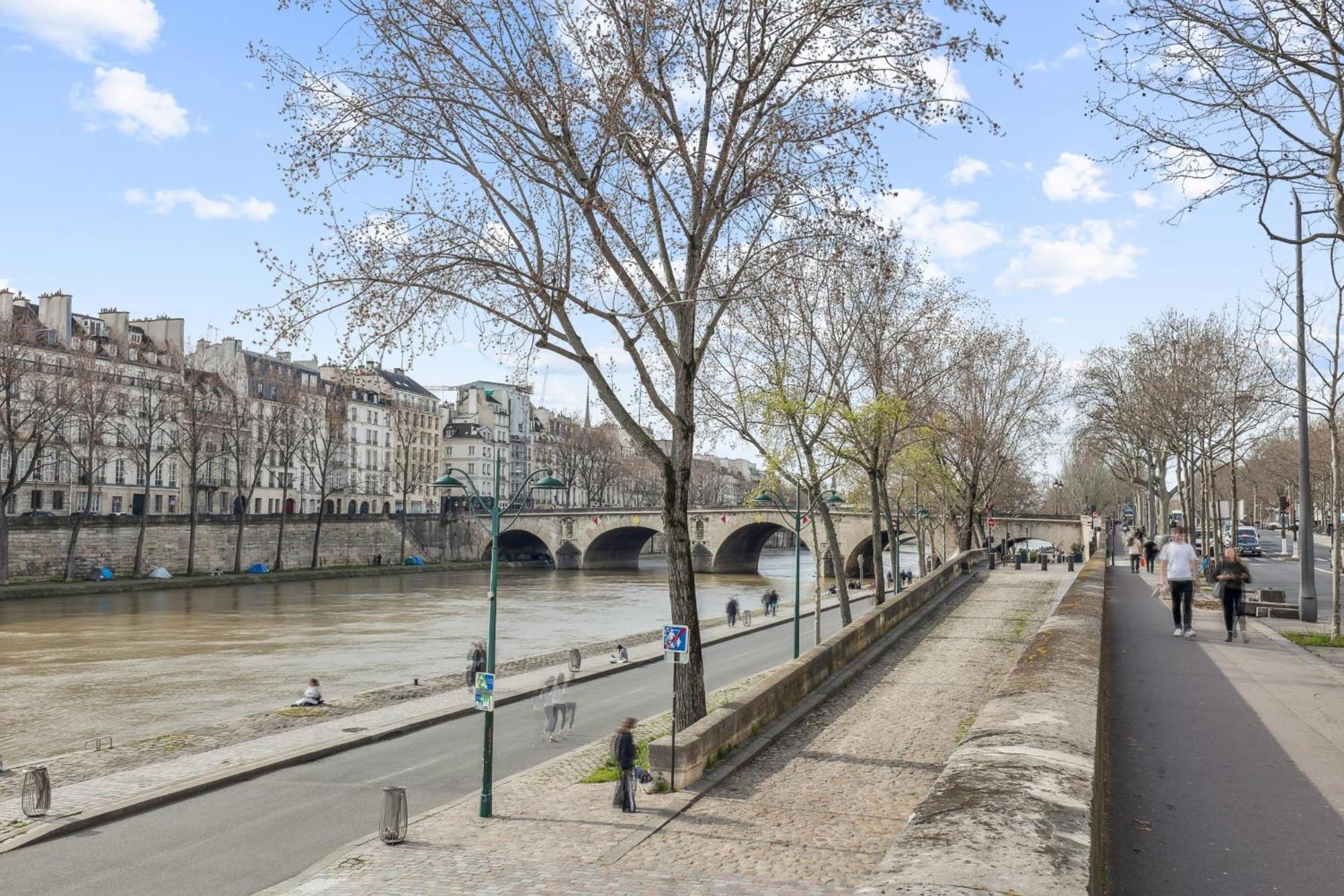 Quai Des Celestins 1bdr By B'your Apartment Paris